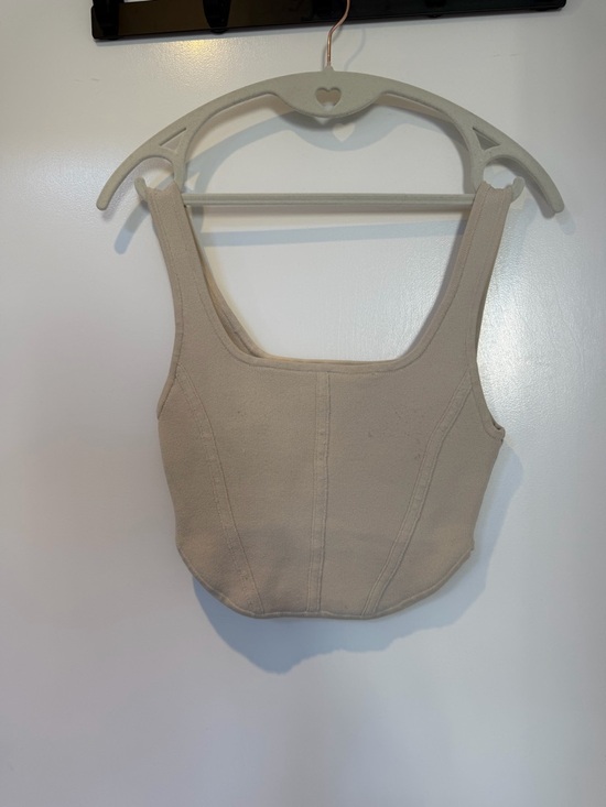 Aritzia Babaton Sculpted Tank Crop Top - Light Beige - Picture 3 of 4